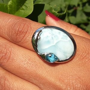 Elegant Silver and Blue Gemstone Ring